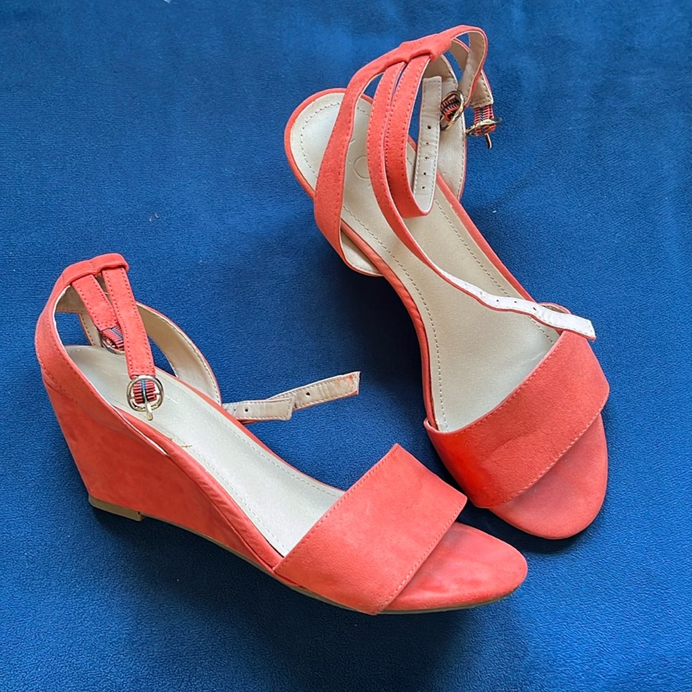 SOLD - LOFT orange wedges